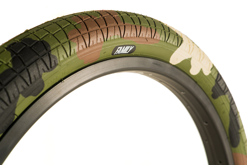 Family F2128 Tyre 20" x 2.2" Green Camo