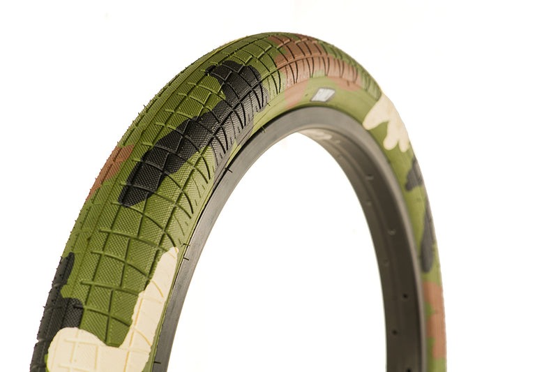 Family F2128 Tyre 20" x 2.3" [Colour: Green Camo]