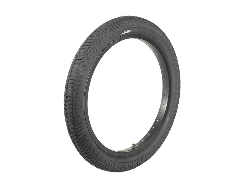 Family F641 Tyre 18" x 2.3" Black - Black/Black